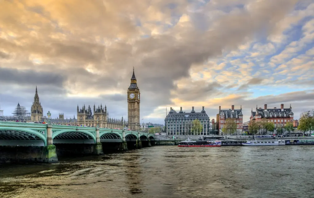 PAKISTAN → UK
